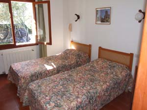 5 person standard 2 room apartment with pool view, terrace, and private facilities (bath and shower)